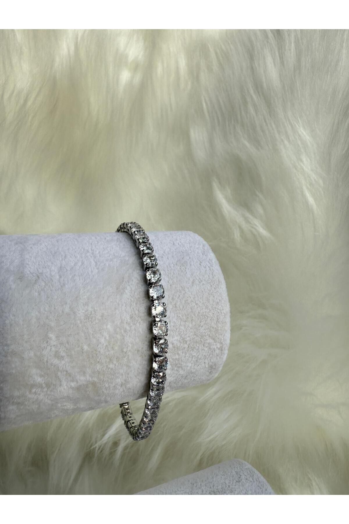 4MM Princess Cut Su Yolu Bileklik