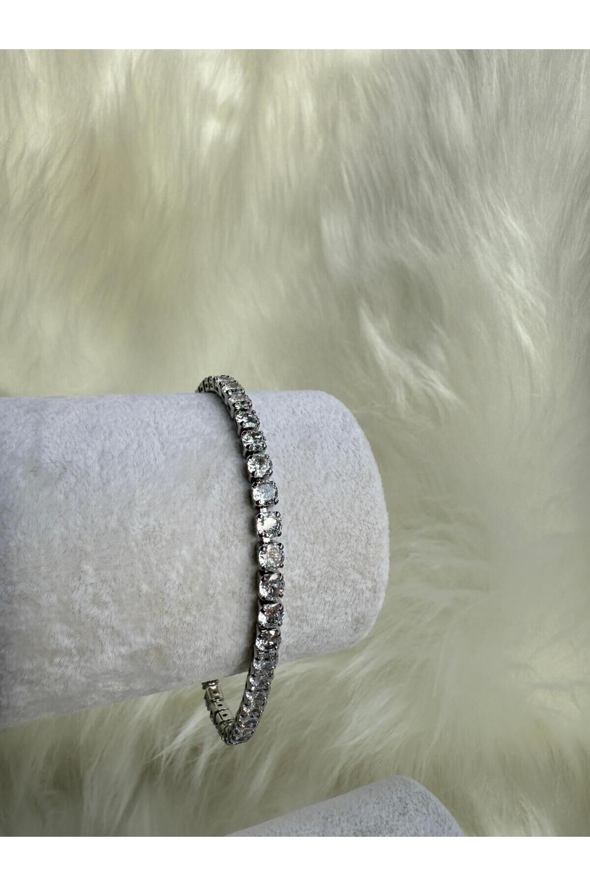 4MM Princess Cut Su Yolu Bileklik