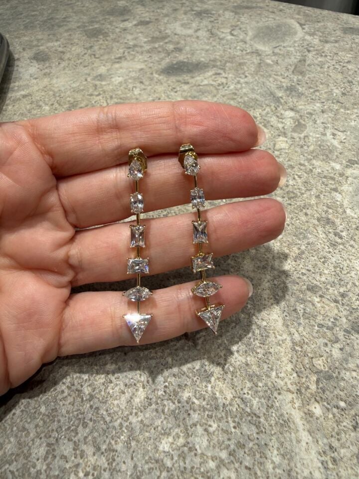 Sallantılı Taşlı Küpe