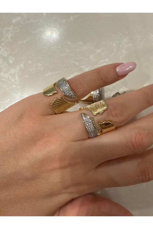 Aura Gold Taşlı Modern Yüzük