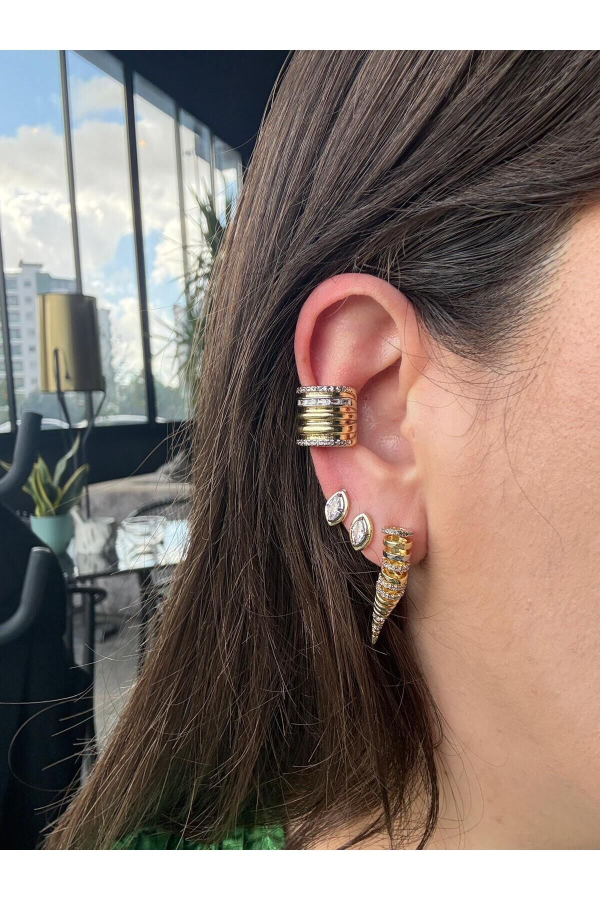 Gold Taşlı Earcuff (kıkırdak küpe) ( 1 adettir)