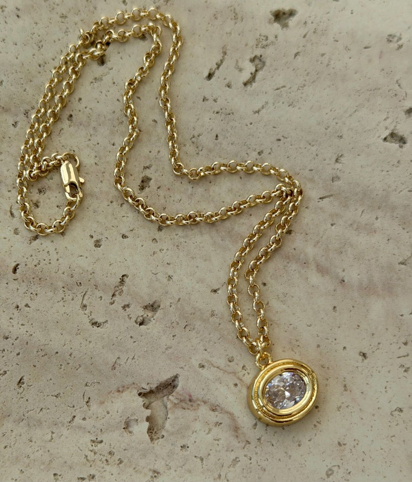 Eclat Yuvarlak Taşlı Gold Kolye